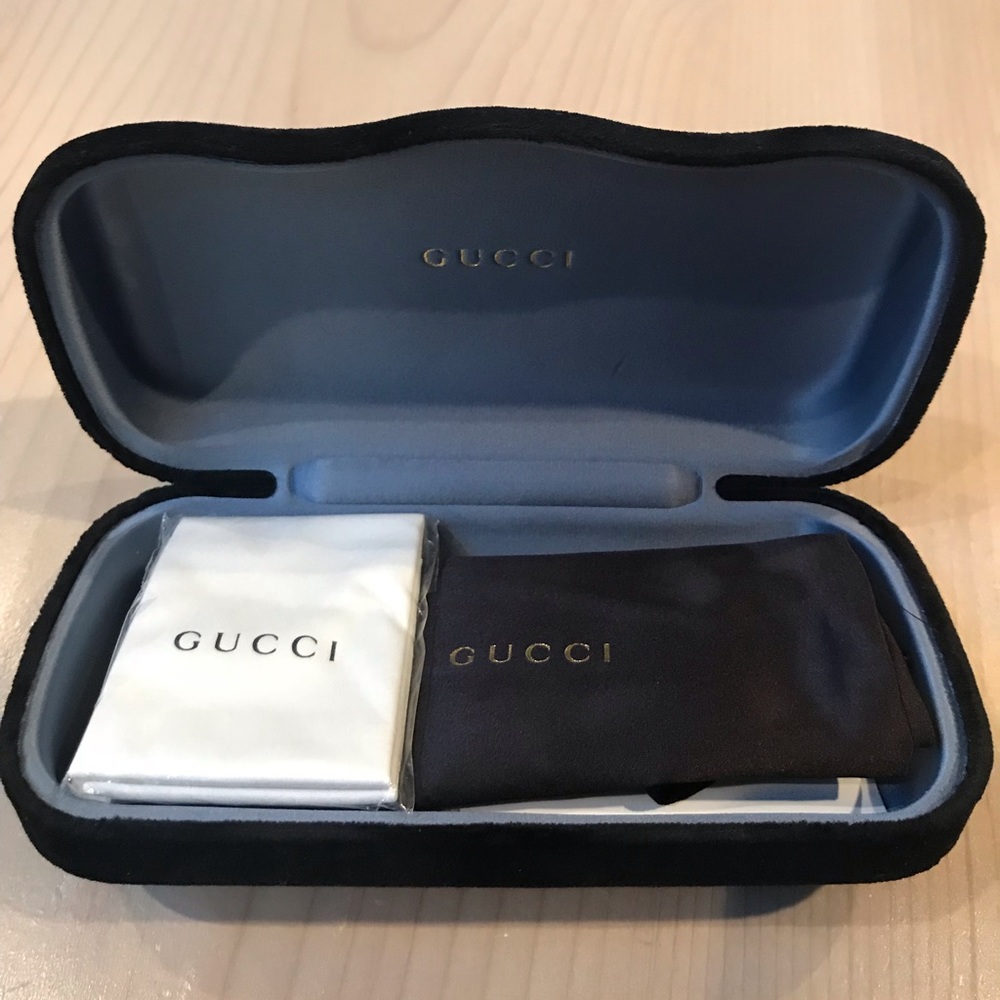 GUCCI black hard velvet sunglasses/eyeglasses case